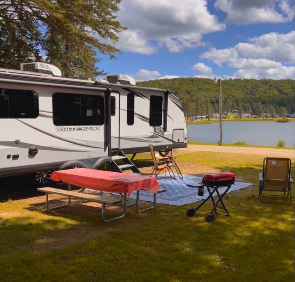 Amr Terrestrial Rv On Lake4