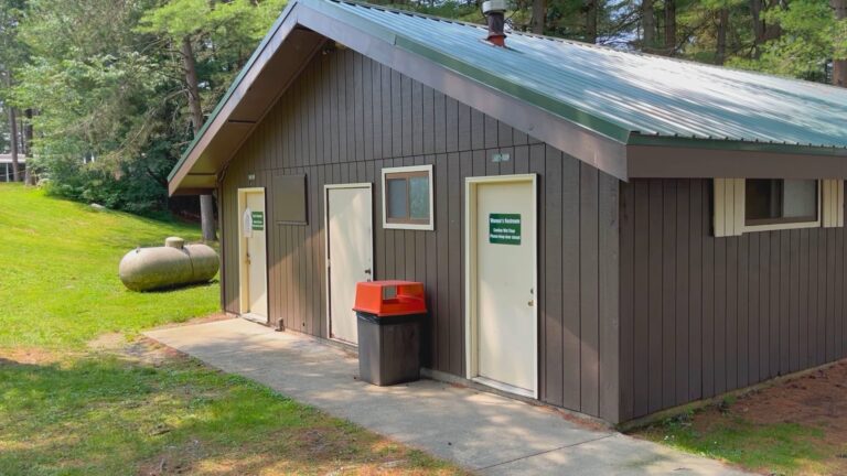 Amr Comfort Station Exterior